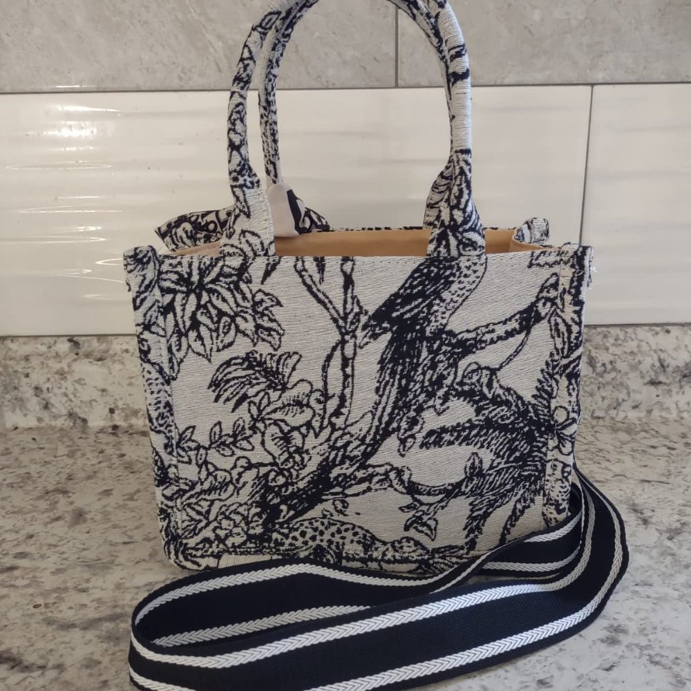 Neiman Marcus South American Jungle Print Bag - Picture 3 of 5